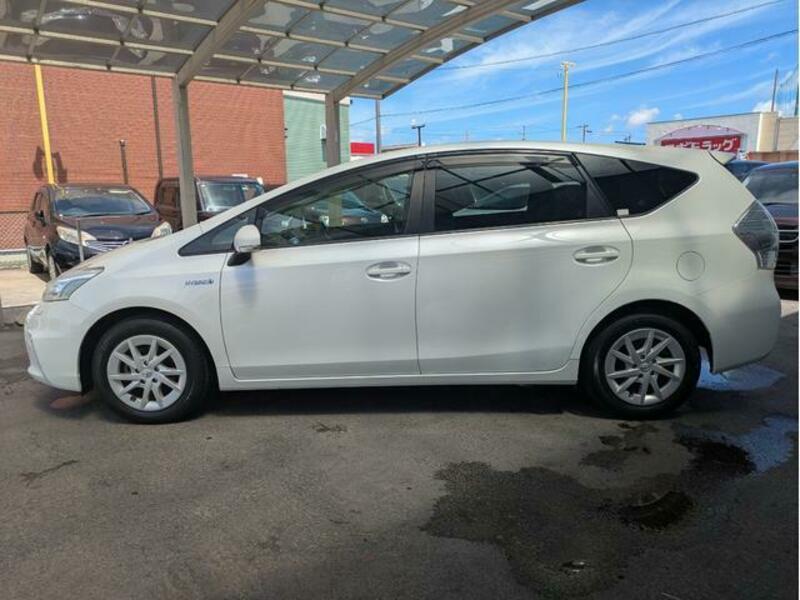 PRIUS ALPHA
