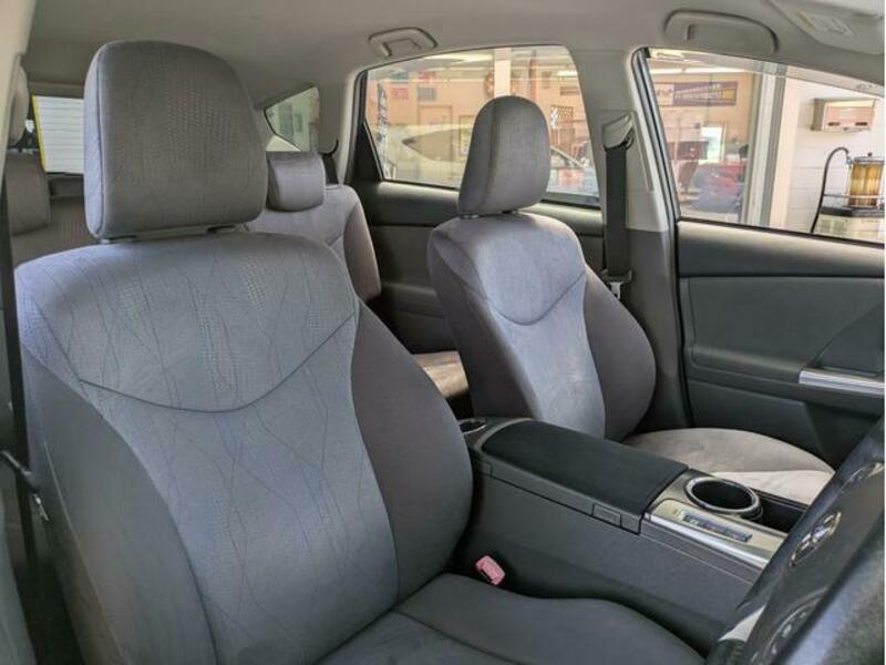PRIUS ALPHA