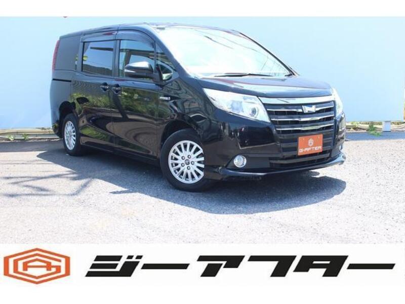 TOYOTA NOAH