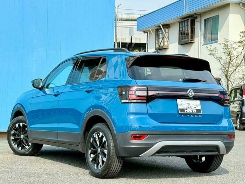 T CROSS