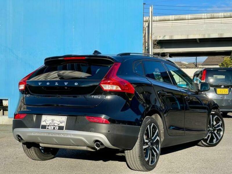 V40