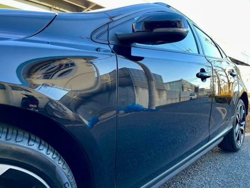 V40
