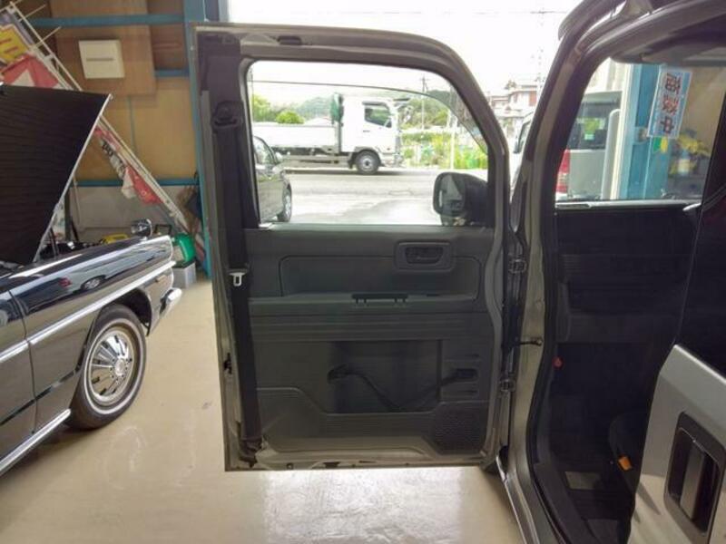 N-VAN