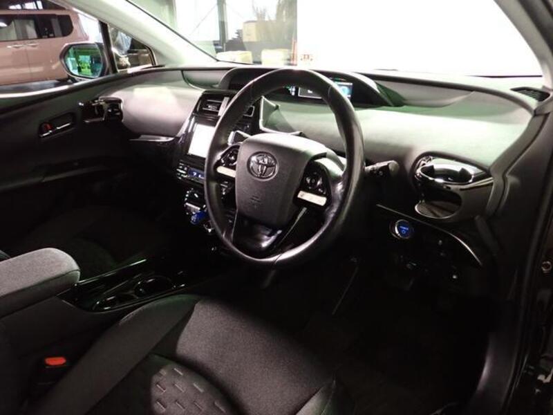 PRIUS PHV