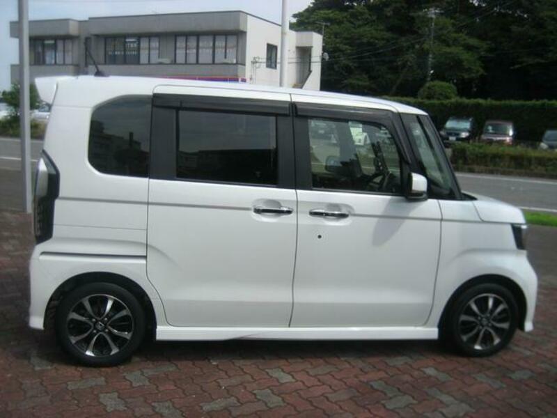 N BOX CUSTOM