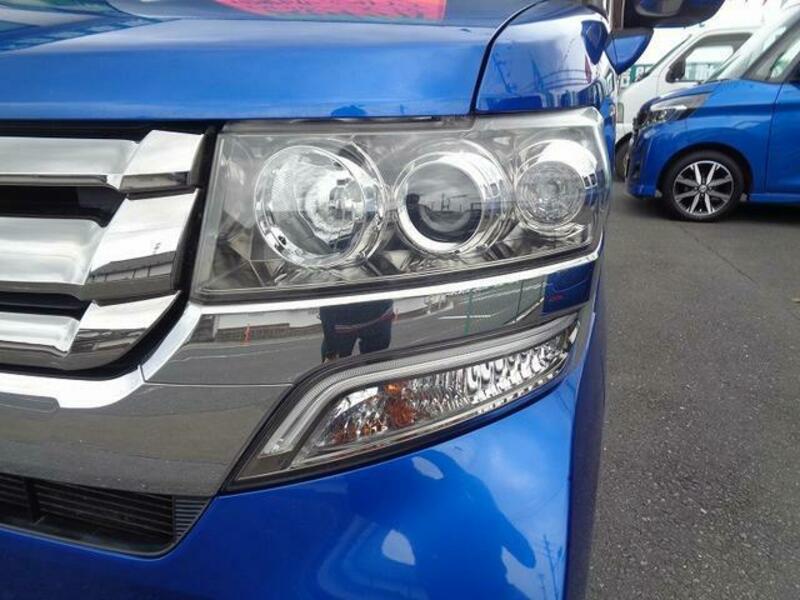 N BOX CUSTOM