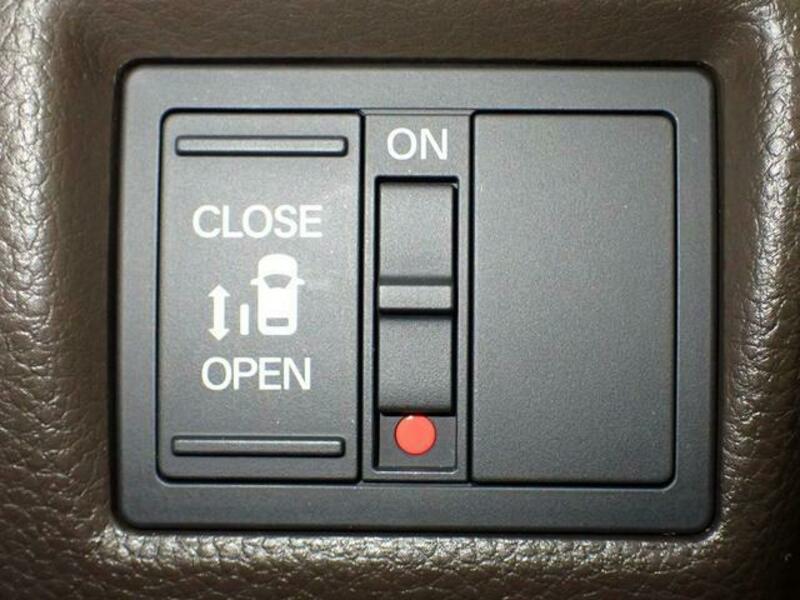N BOX