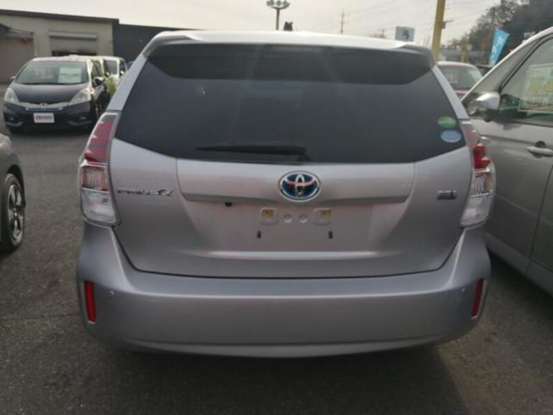 PRIUS ALPHA