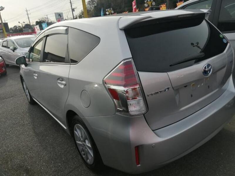 PRIUS ALPHA