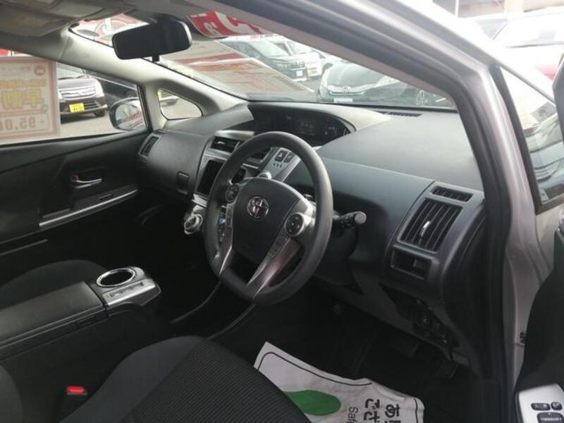 PRIUS ALPHA