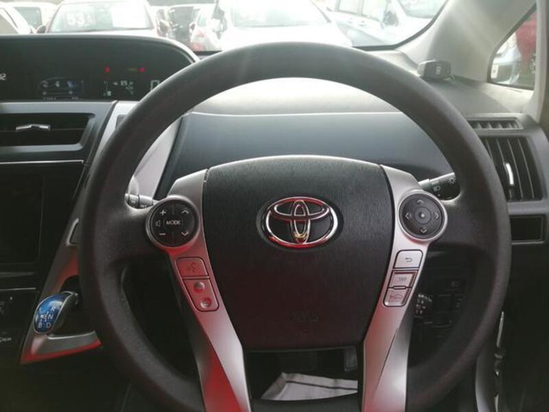 PRIUS ALPHA