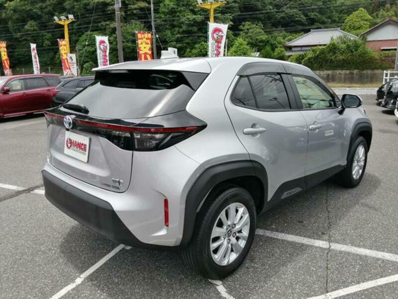 YARIS CROSS