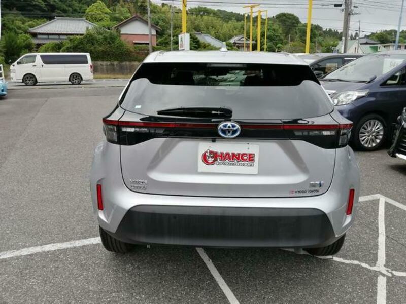 YARIS CROSS
