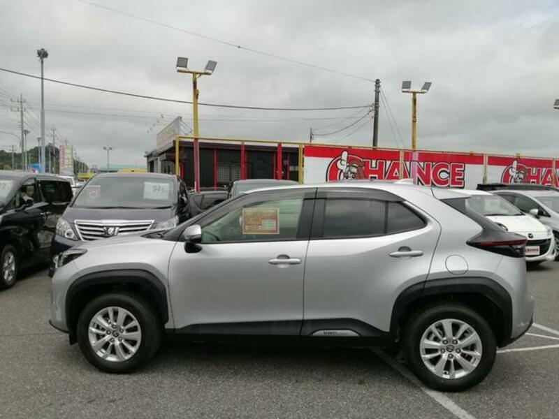 YARIS CROSS