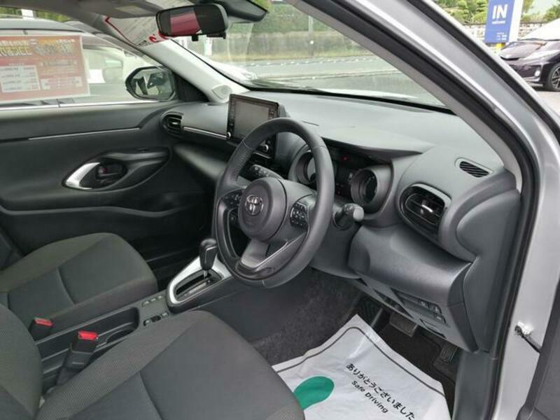 YARIS CROSS