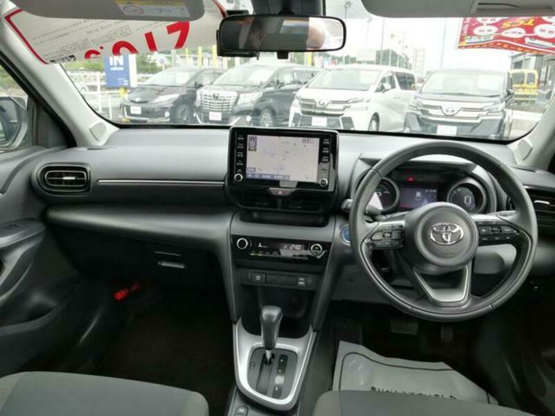 YARIS CROSS