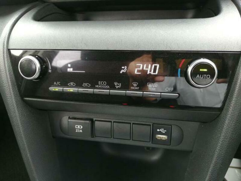 YARIS CROSS