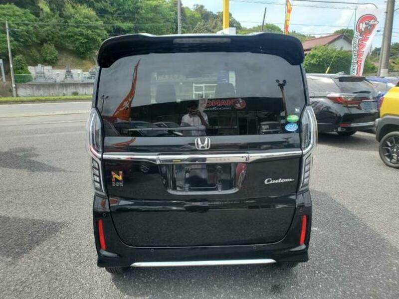N BOX CUSTOM