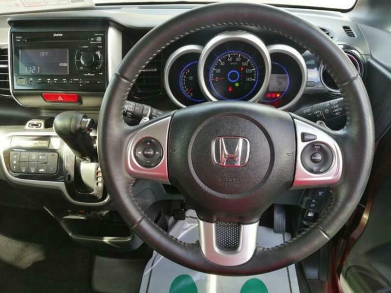 N BOX CUSTOM