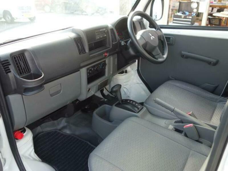 MINICAB TRUCK