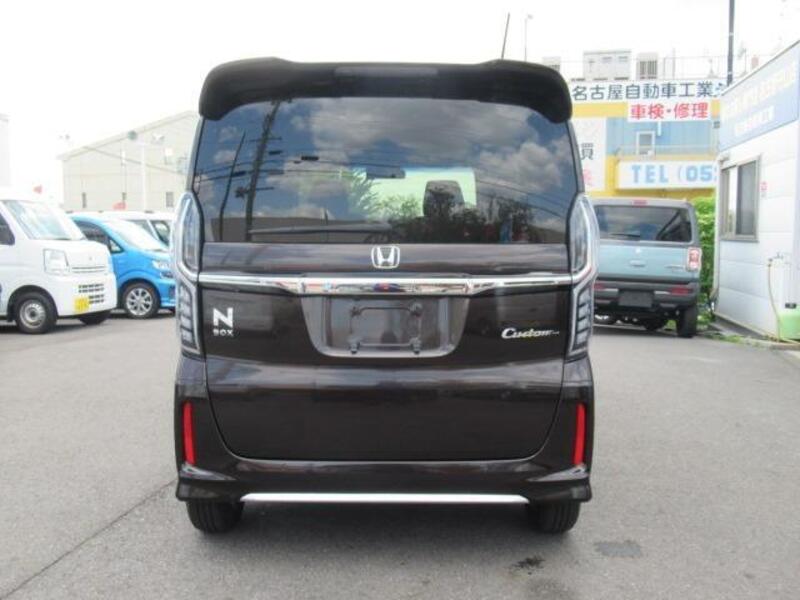 N BOX CUSTOM