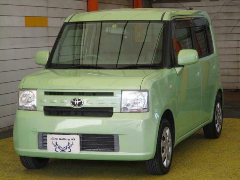 TOYOTA PIXIS SPACE
