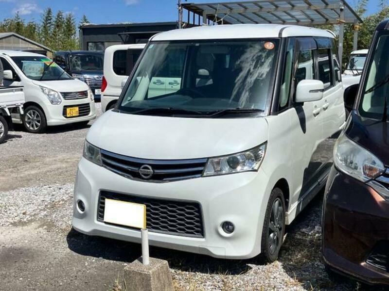 NISSAN ROOX