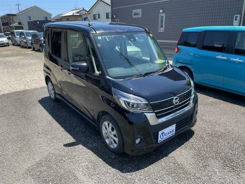 NISSAN DAYZ ROOX