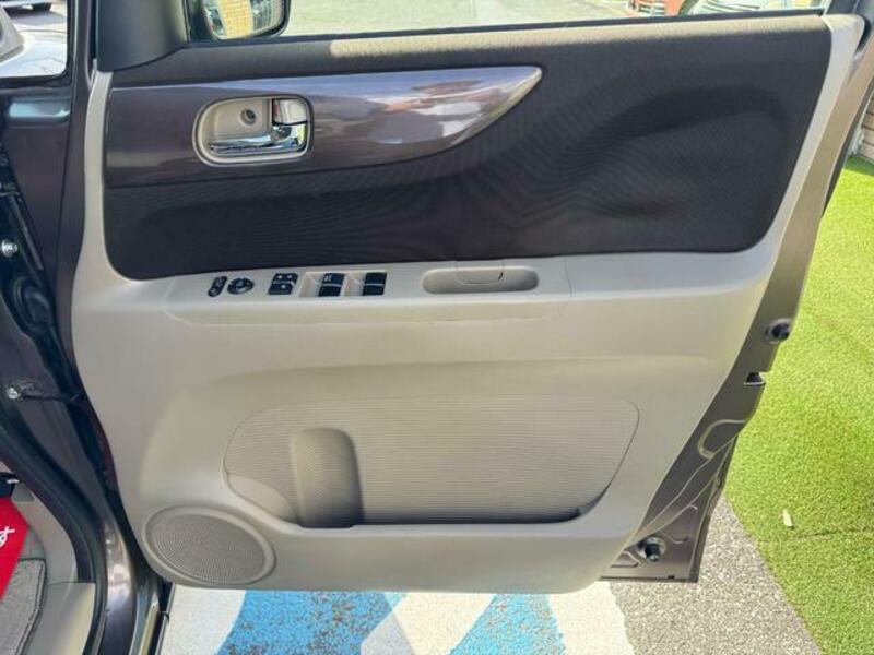N BOX
