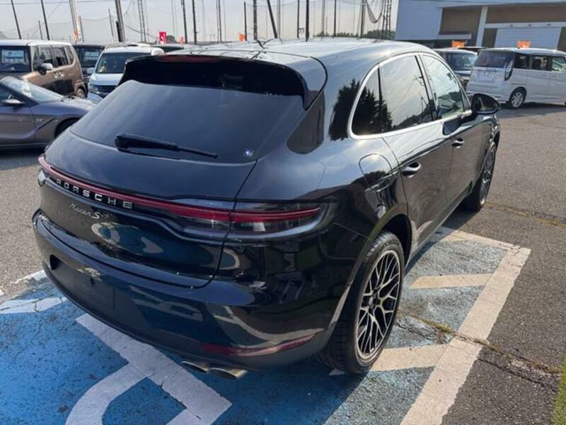 MACAN