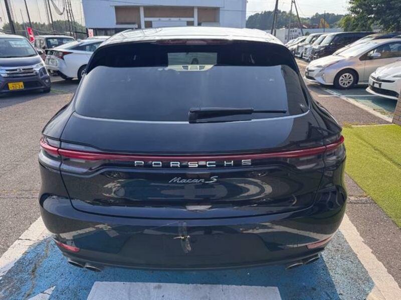 MACAN
