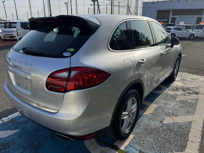 CAYENNE