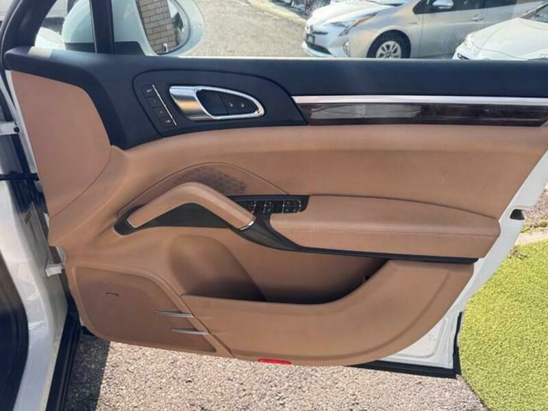CAYENNE