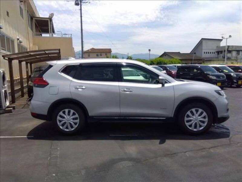 X-TRAIL