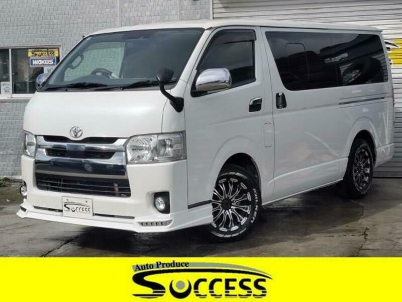 TOYOTA HIACE VAN