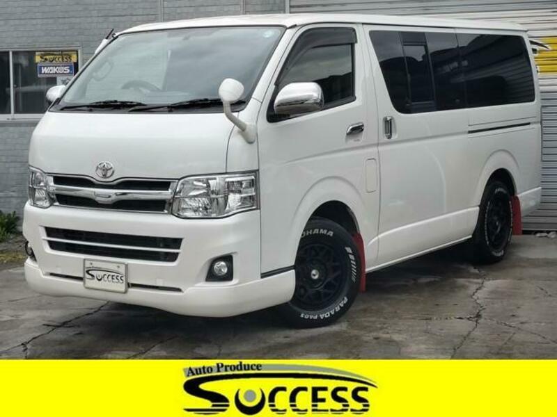 TOYOTA HIACE VAN