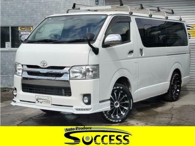 TOYOTA HIACE VAN