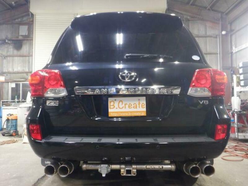 LAND CRUISER