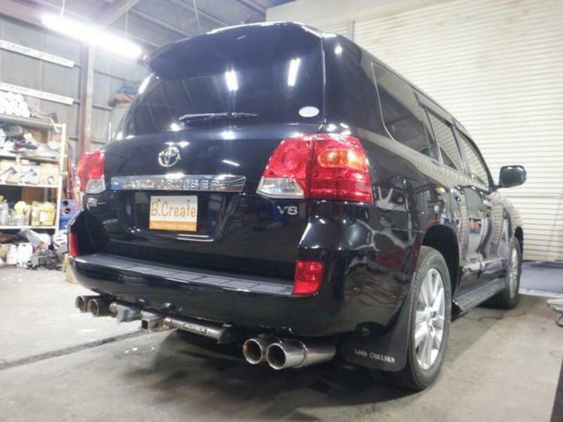 LAND CRUISER