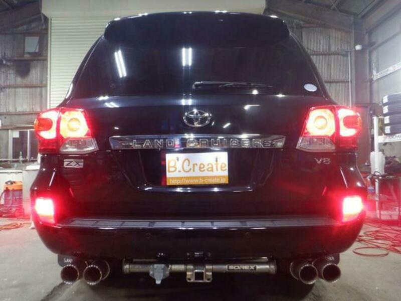 LAND CRUISER