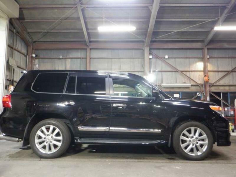 LAND CRUISER