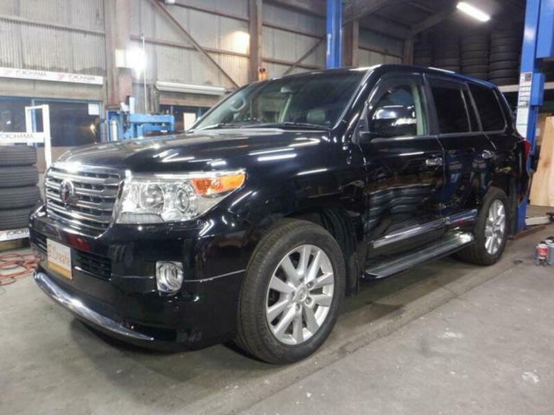 TOYOTA LAND CRUISER