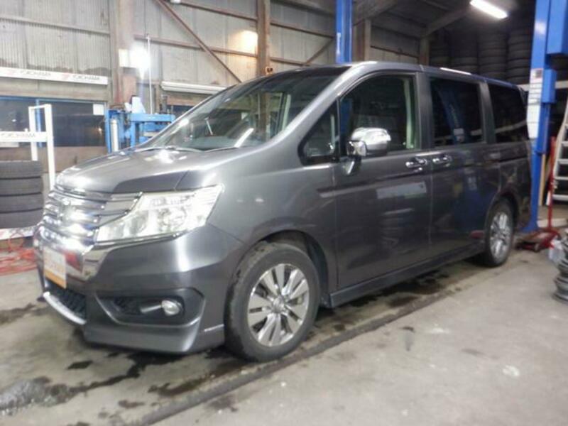 HONDA STEPWAGON SPADA