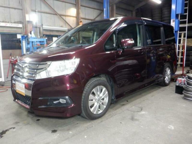 HONDA STEPWAGON SPADA