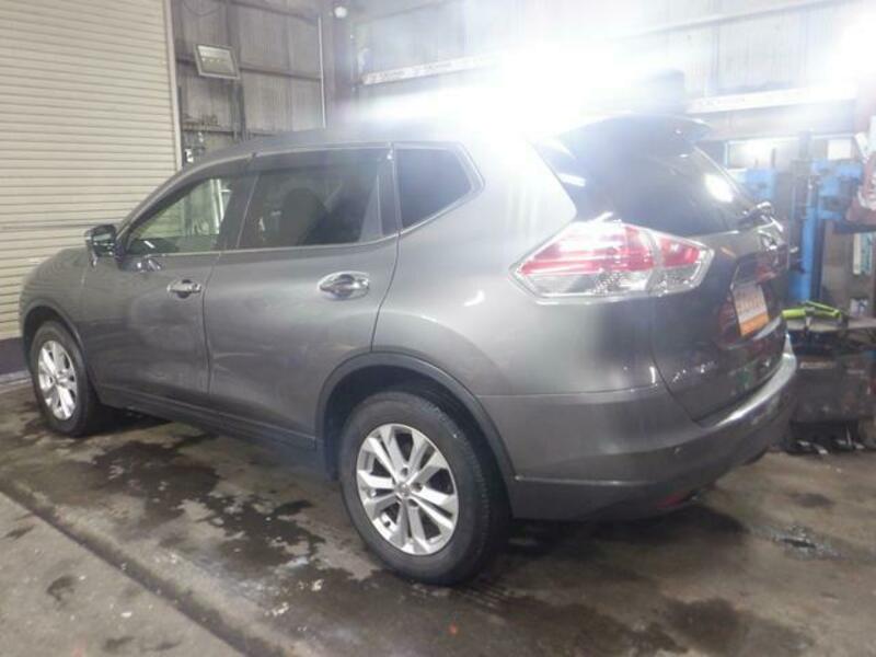 X-TRAIL
