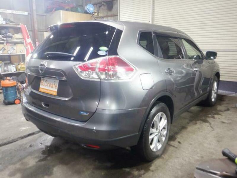 X-TRAIL