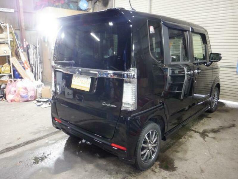 N BOX CUSTOM