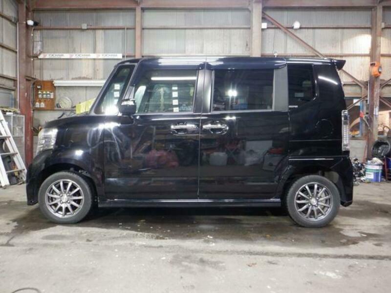 N BOX CUSTOM