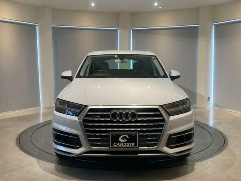 Q7