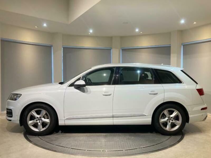 Q7